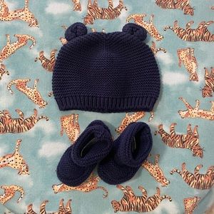 Baby bear beanie & booties